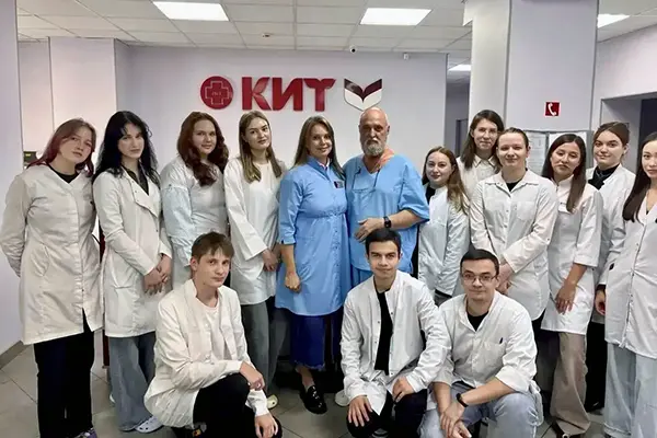 Студенты КрасГМУ в медицинском центре КИТ